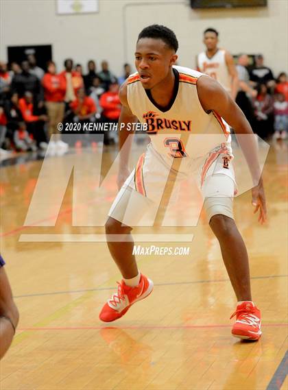 Thumbnail 2 in Brusly vs. Ville Platte (LHSAA 3A Quarterfinal) photogallery.