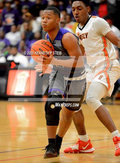 Thumbnail 3 in Brusly vs. Ville Platte (LHSAA 3A Quarterfinal) photogallery.