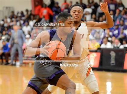 Thumbnail 1 in Brusly vs. Ville Platte (LHSAA 3A Quarterfinal) photogallery.