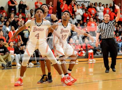 Thumbnail 1 in Brusly vs. Ville Platte (LHSAA 3A Quarterfinal) photogallery.