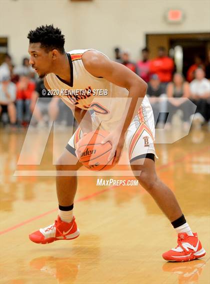 Thumbnail 1 in Brusly vs. Ville Platte (LHSAA 3A Quarterfinal) photogallery.