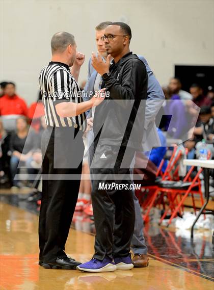 Thumbnail 1 in Brusly vs. Ville Platte (LHSAA 3A Quarterfinal) photogallery.