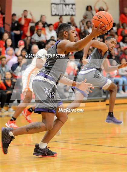 Thumbnail 2 in Brusly vs. Ville Platte (LHSAA 3A Quarterfinal) photogallery.