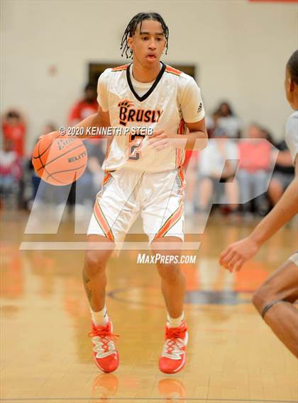 Thumbnail 1 in Brusly vs. Ville Platte (LHSAA 3A Quarterfinal) photogallery.
