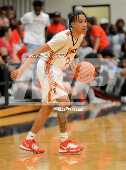 Thumbnail 1 in Brusly vs. Ville Platte (LHSAA 3A Quarterfinal) photogallery.