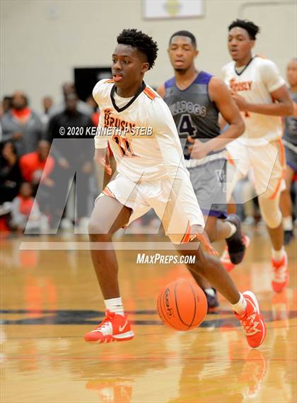 Thumbnail 2 in Brusly vs. Ville Platte (LHSAA 3A Quarterfinal) photogallery.