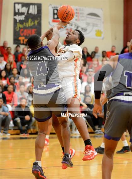 Thumbnail 3 in Brusly vs. Ville Platte (LHSAA 3A Quarterfinal) photogallery.