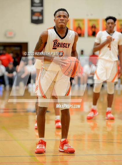 Thumbnail 3 in Brusly vs. Ville Platte (LHSAA 3A Quarterfinal) photogallery.