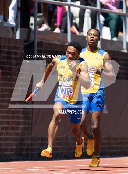 Thumbnail 1 in Penn Relays (4 X 100 Meter) photogallery.
