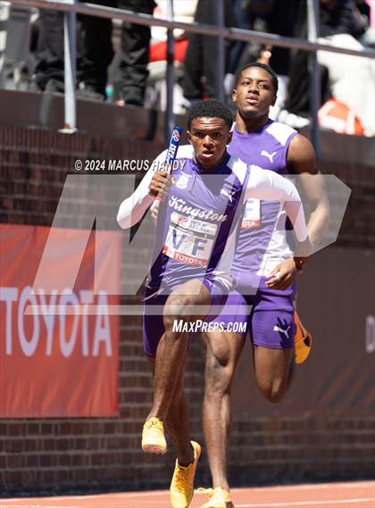 Thumbnail 1 in Penn Relays (4 X 100 Meter) photogallery.