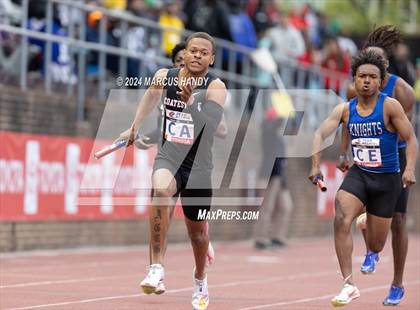 Thumbnail 1 in Penn Relays (4 X 100 Meter) photogallery.