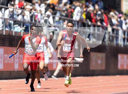 Thumbnail 3 in Penn Relays (4 X 100 Meter) photogallery.