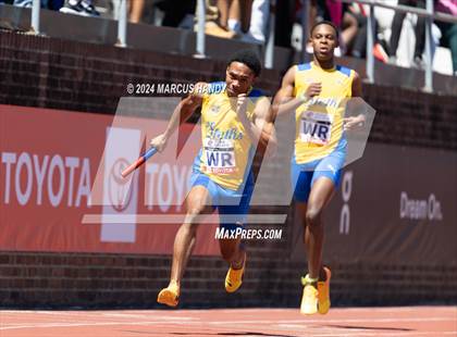 Thumbnail 1 in Penn Relays (4 X 100 Meter) photogallery.