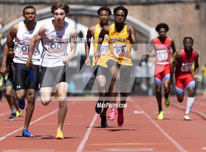 Thumbnail 2 in Penn Relays (4 X 100 Meter) photogallery.