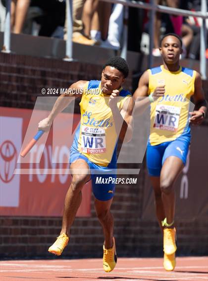 Thumbnail 1 in Penn Relays (4 X 100 Meter) photogallery.