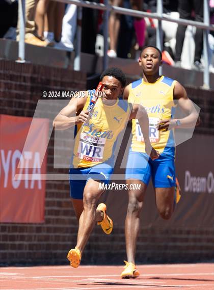 Thumbnail 3 in Penn Relays (4 X 100 Meter) photogallery.