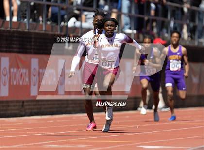 Thumbnail 3 in Penn Relays (4 X 100 Meter) photogallery.