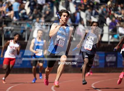 Thumbnail 1 in Penn Relays (4 X 100 Meter) photogallery.