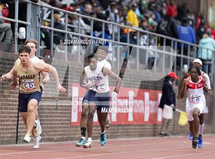 Thumbnail 1 in Penn Relays (4 X 100 Meter) photogallery.