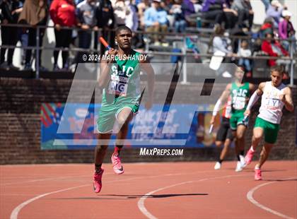 Thumbnail 2 in Penn Relays (4 X 100 Meter) photogallery.
