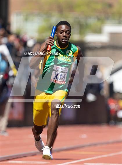 Thumbnail 3 in Penn Relays (4 X 100 Meter) photogallery.