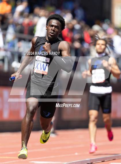 Thumbnail 2 in Penn Relays (4 X 100 Meter) photogallery.