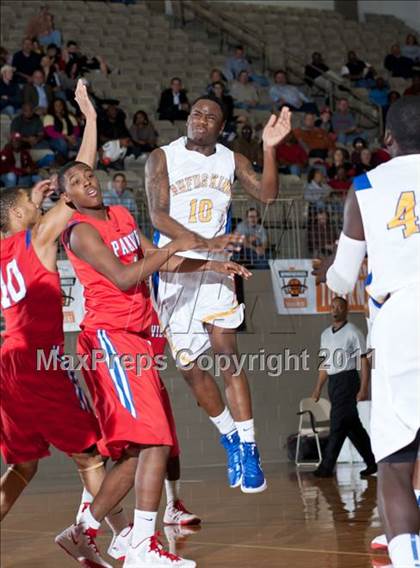 Thumbnail 1 in King vs. Parkview (Whataburger Tournament) photogallery.