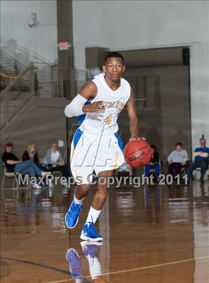 Thumbnail 2 in King vs. Parkview (Whataburger Tournament) photogallery.