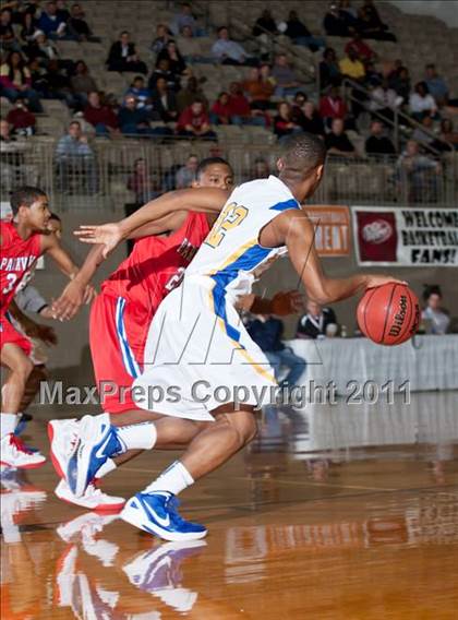 Thumbnail 3 in King vs. Parkview (Whataburger Tournament) photogallery.