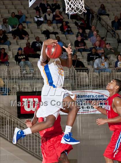 Thumbnail 1 in King vs. Parkview (Whataburger Tournament) photogallery.