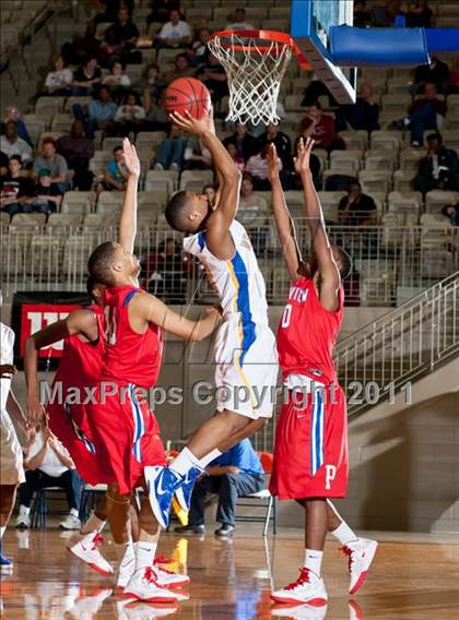 Thumbnail 2 in King vs. Parkview (Whataburger Tournament) photogallery.