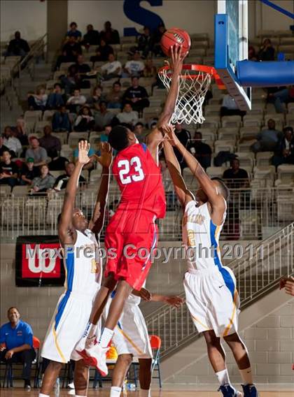 Thumbnail 3 in King vs. Parkview (Whataburger Tournament) photogallery.