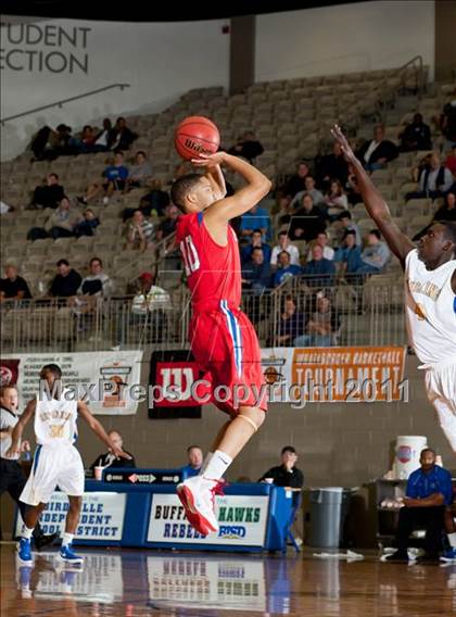 Thumbnail 3 in King vs. Parkview (Whataburger Tournament) photogallery.