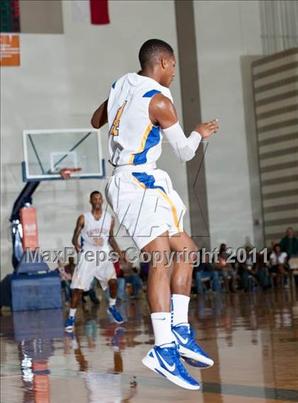 Thumbnail 1 in King vs. Parkview (Whataburger Tournament) photogallery.