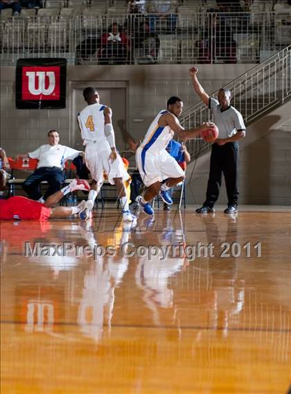 Thumbnail 3 in King vs. Parkview (Whataburger Tournament) photogallery.