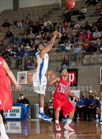 Thumbnail 1 in King vs. Parkview (Whataburger Tournament) photogallery.