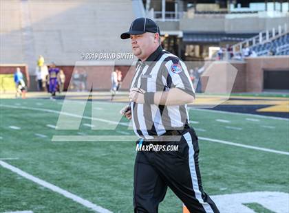 Thumbnail 1 in Mound City/Craig vs. Southwest/Hale/Tina-Avalon (MSHSAA 8-Man Championship) photogallery.