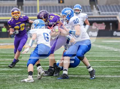 Thumbnail 2 in Mound City/Craig vs. Southwest/Hale/Tina-Avalon (MSHSAA 8-Man Championship) photogallery.
