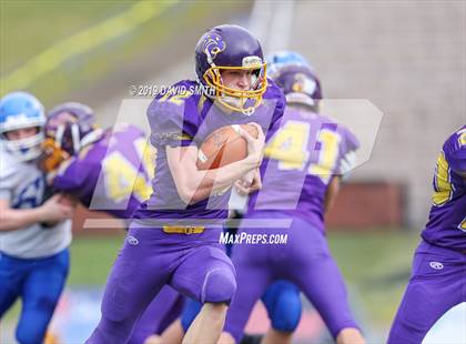 Thumbnail 2 in Mound City/Craig vs. Southwest/Hale/Tina-Avalon (MSHSAA 8-Man Championship) photogallery.