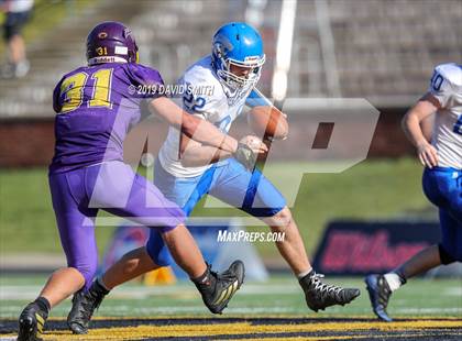 Thumbnail 1 in Mound City/Craig vs. Southwest/Hale/Tina-Avalon (MSHSAA 8-Man Championship) photogallery.
