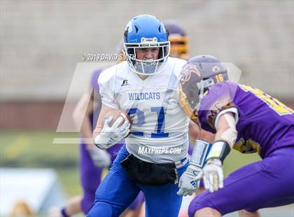 Thumbnail 2 in Mound City/Craig vs. Southwest/Hale/Tina-Avalon (MSHSAA 8-Man Championship) photogallery.