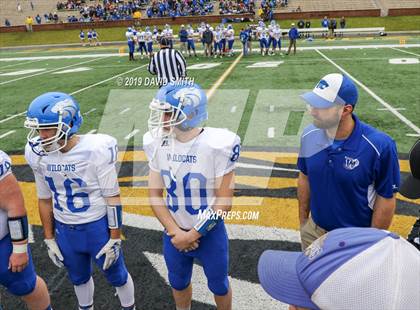 Thumbnail 1 in Mound City/Craig vs. Southwest/Hale/Tina-Avalon (MSHSAA 8-Man Championship) photogallery.