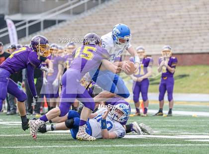 Thumbnail 2 in Mound City/Craig vs. Southwest/Hale/Tina-Avalon (MSHSAA 8-Man Championship) photogallery.