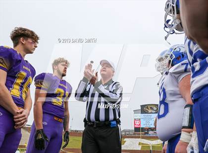 Thumbnail 2 in Mound City/Craig vs. Southwest/Hale/Tina-Avalon (MSHSAA 8-Man Championship) photogallery.