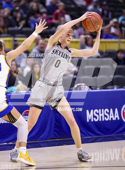 Thumbnail 1 in Skyline vs St. Vincent (MSHSAA Class 2 Championship) photogallery.
