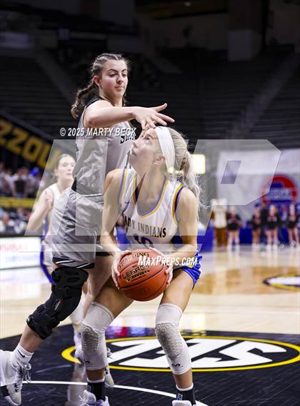 Thumbnail 3 in Skyline vs St. Vincent (MSHSAA Class 2 Championship) photogallery.
