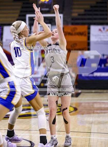 Thumbnail 2 in Skyline vs St. Vincent (MSHSAA Class 2 Championship) photogallery.