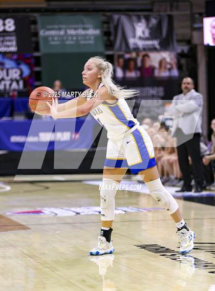 Thumbnail 1 in Skyline vs St. Vincent (MSHSAA Class 2 Championship) photogallery.