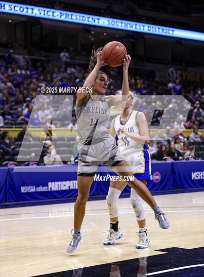 Thumbnail 2 in Skyline vs St. Vincent (MSHSAA Class 2 Championship) photogallery.