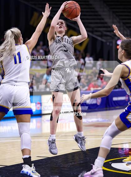 Thumbnail 1 in Skyline vs St. Vincent (MSHSAA Class 2 Championship) photogallery.